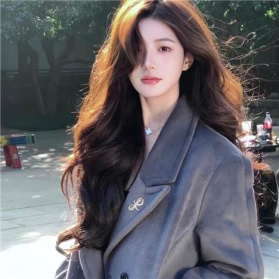 小太阳达芬妮 海报